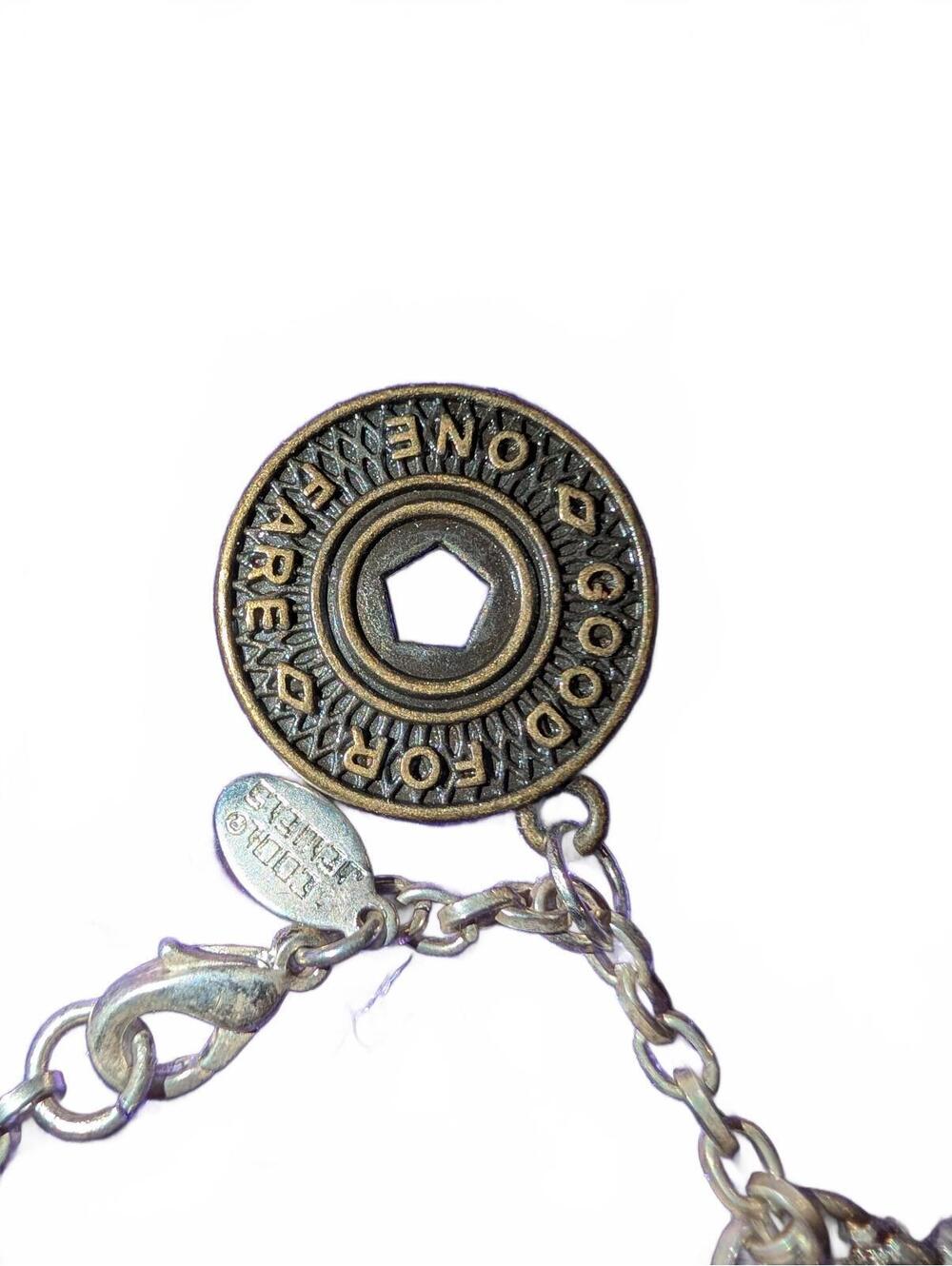 Vintage New York Themed Charm Bracelet with Statue of Liberty and Taxi Cab Char - Picture 6 of 6